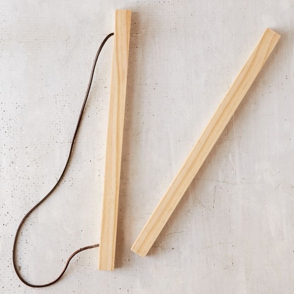 Urban Outfitters Wooden Dowel Print Hanger - Picture 1 of 3